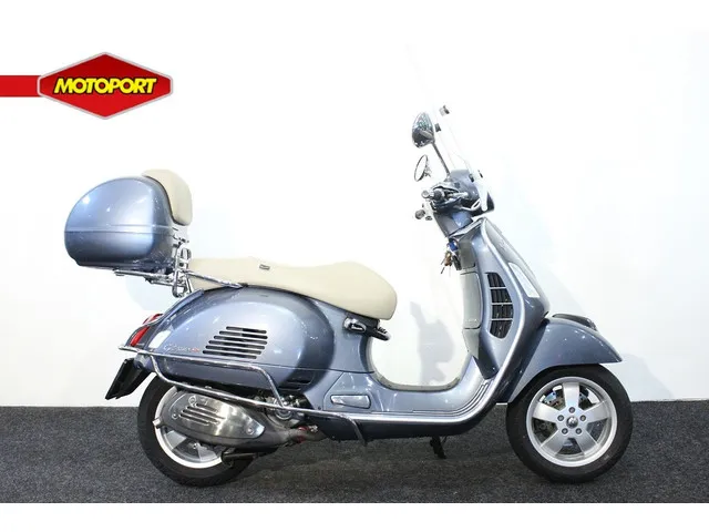 Vespa GTS 300