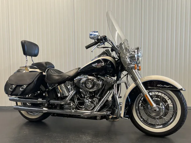 Harley-Davidson Softail Deluxe FLSTN