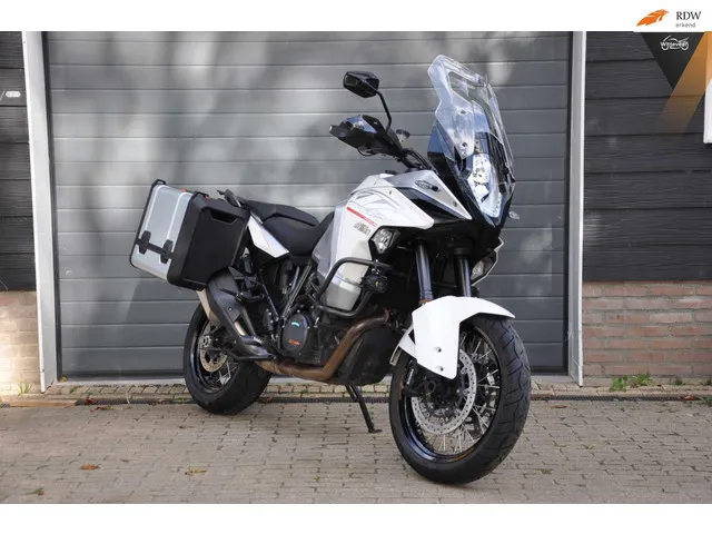 ktm-1290-super-adventure-7200-1