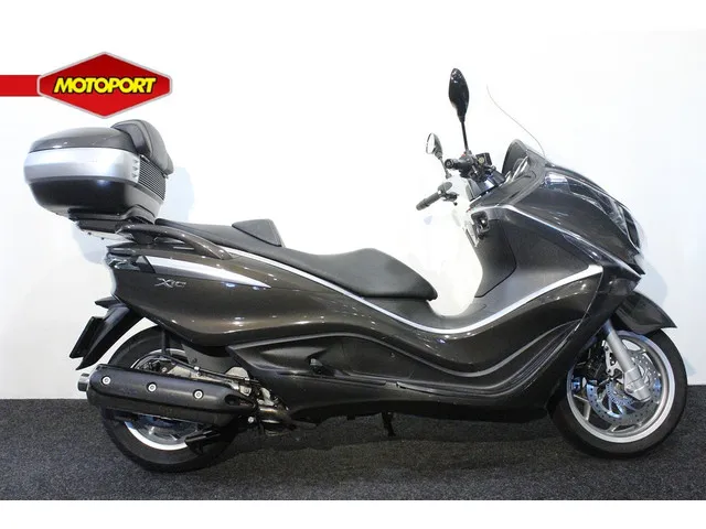 piaggio-x10-8243-1