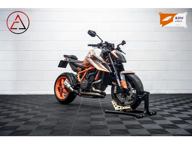 ktm-1290-super-duke-r-7926-1