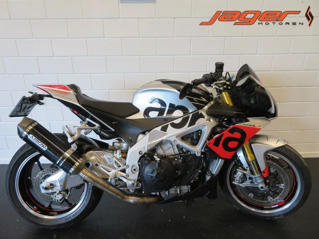 aprilia-tuono-v4-1100-factory-6574-1