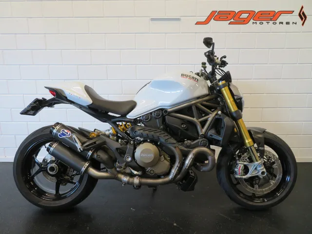 Ducati Monster 1200 S