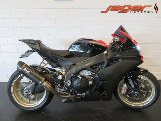 aprilia-rsv4-r-6651-1