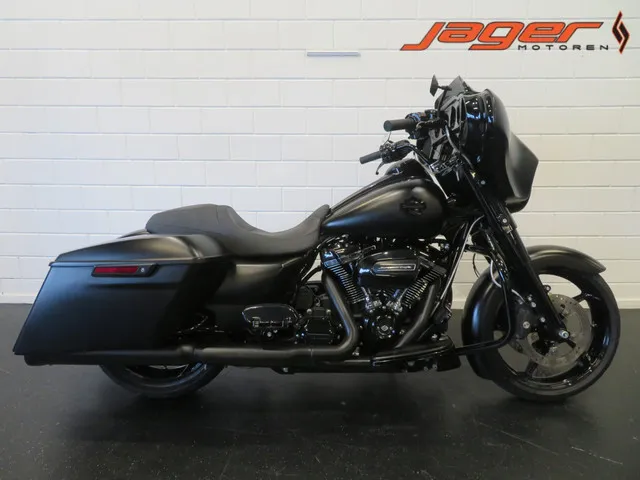 harley-davidson-street-glide-flhx-8324-1