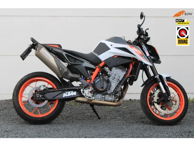 ktm-890-duke-r-8261-1
