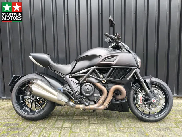ducati-diavel-dark-8372-1