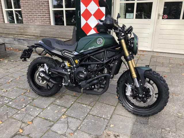 benelli-leoncino-800-2344-1