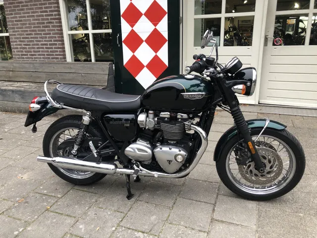 triumph-bonneville-t120-7443-1