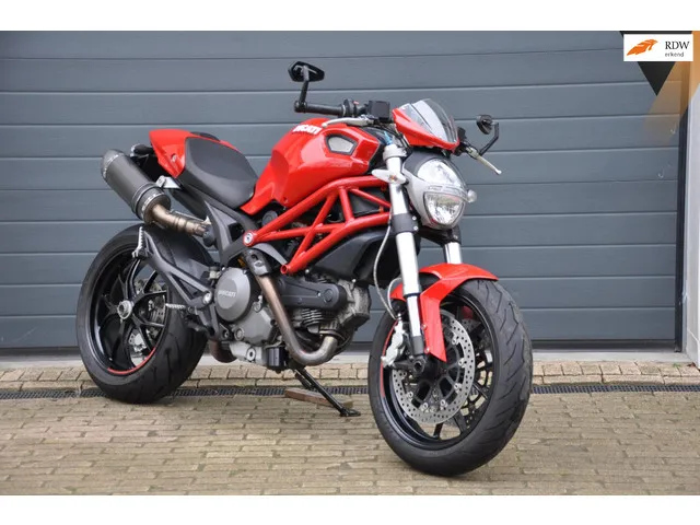 Ducati Monster 796