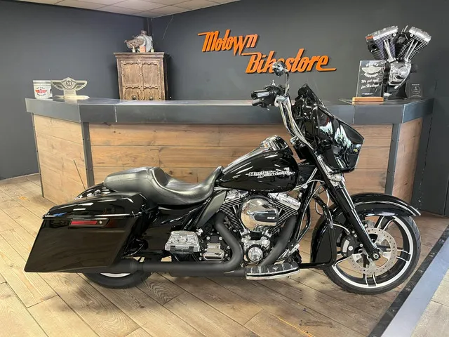 harley-davidson-street-glide-flhxs-7219-1