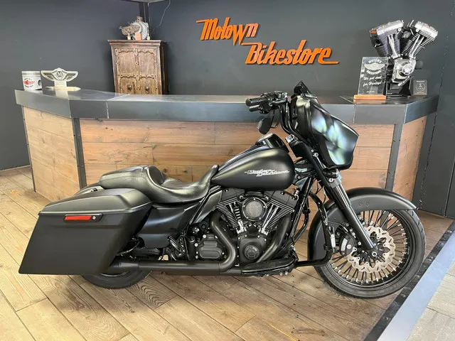 Harley-Davidson Street Glide FLHXS