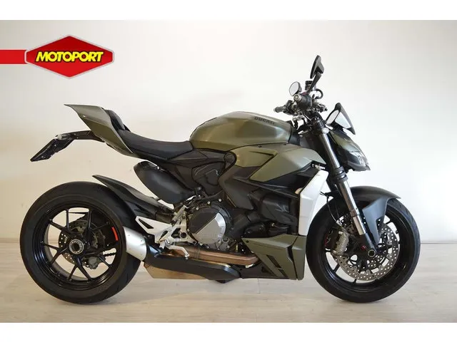 ducati-streetfighter-v2-8564-1